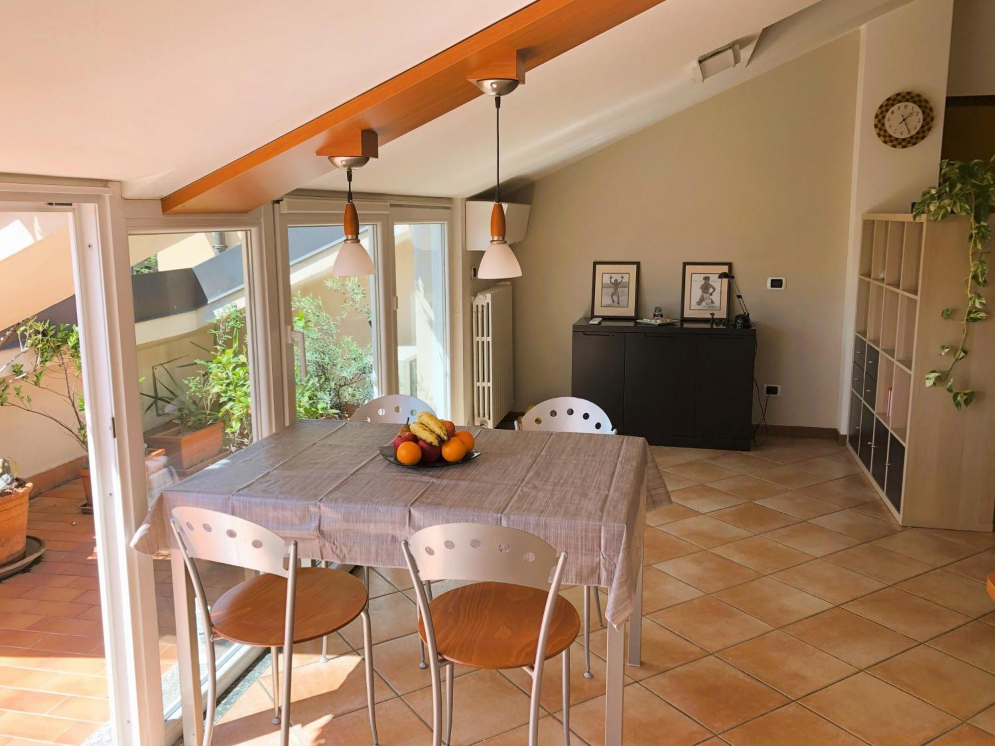 Bright Penthouse Close To Center With Terrace And Lake View Lecco Bagian luar foto