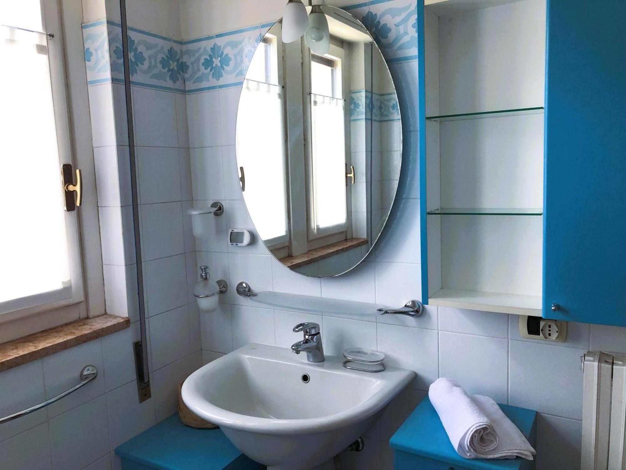 Bright Penthouse Close To Center With Terrace And Lake View Lecco Bagian luar foto