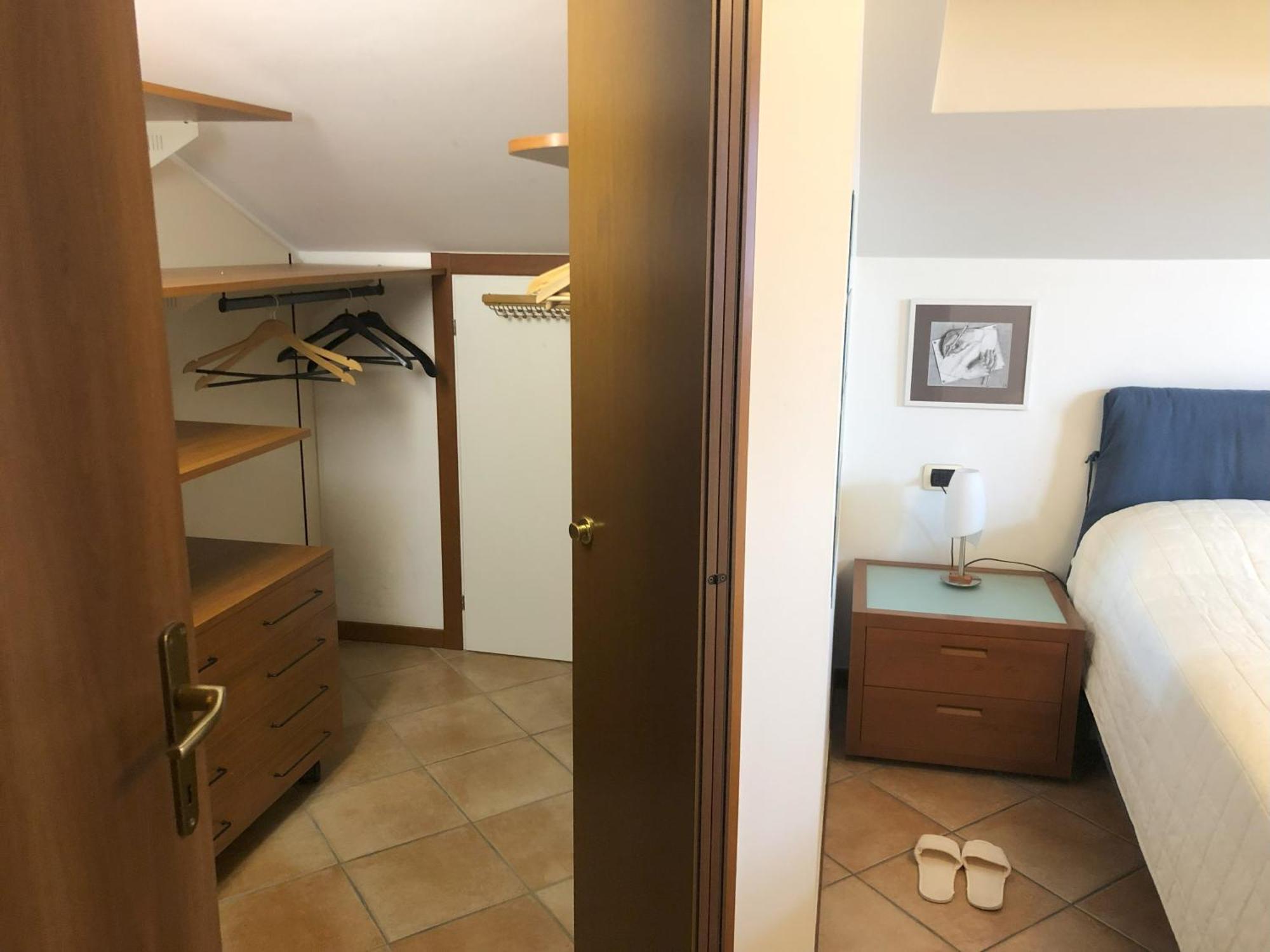 Bright Penthouse Close To Center With Terrace And Lake View Lecco Bagian luar foto