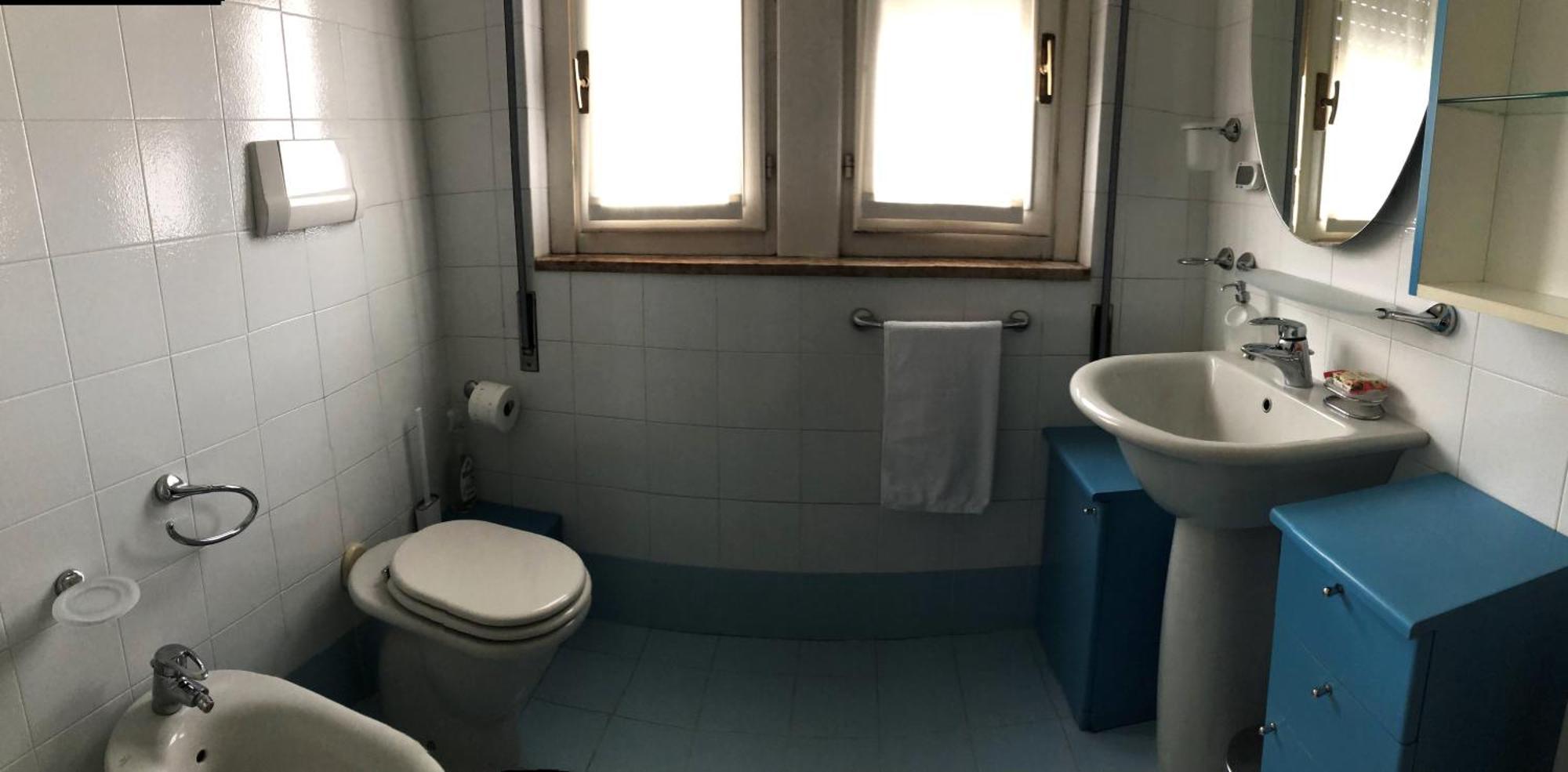 Bright Penthouse Close To Center With Terrace And Lake View Lecco Bagian luar foto